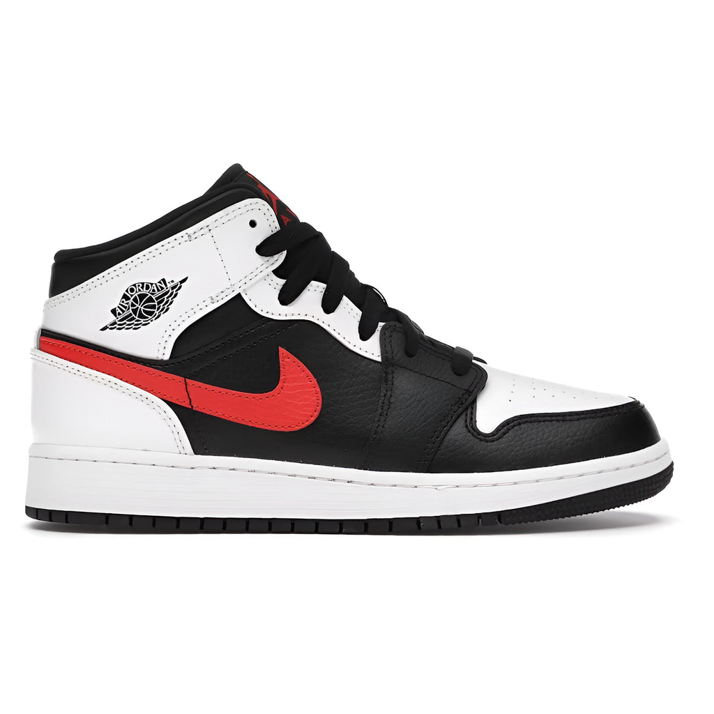 Jordan 1 Mid "White Black Chile Red" (GS) - Hype World