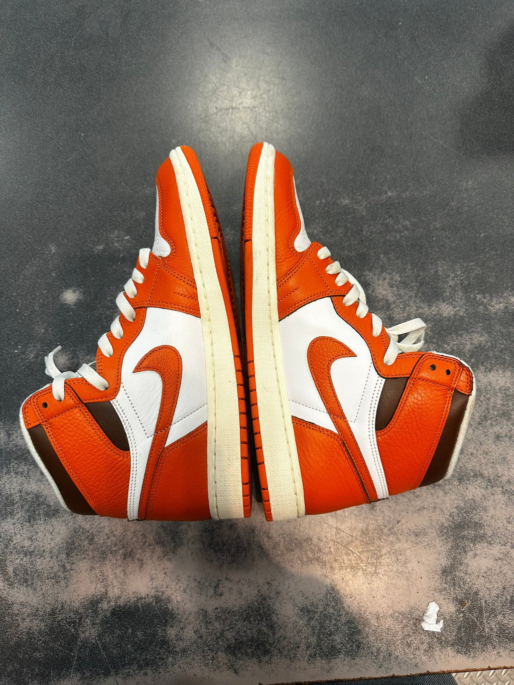 Jordan 1 Retro High OG Starfish (Women's) Size 12W/10.5M Preowned - Hype World