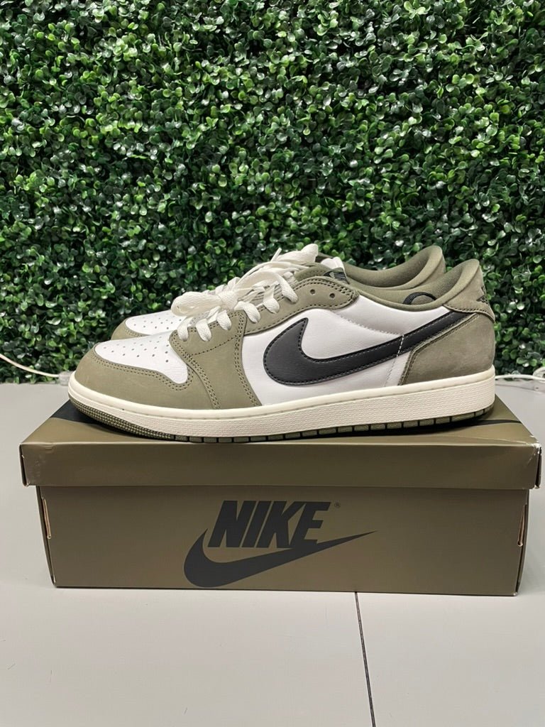 Jordan 1 Retro Low "Medium Olive" Size 13 Preowned - Hype World