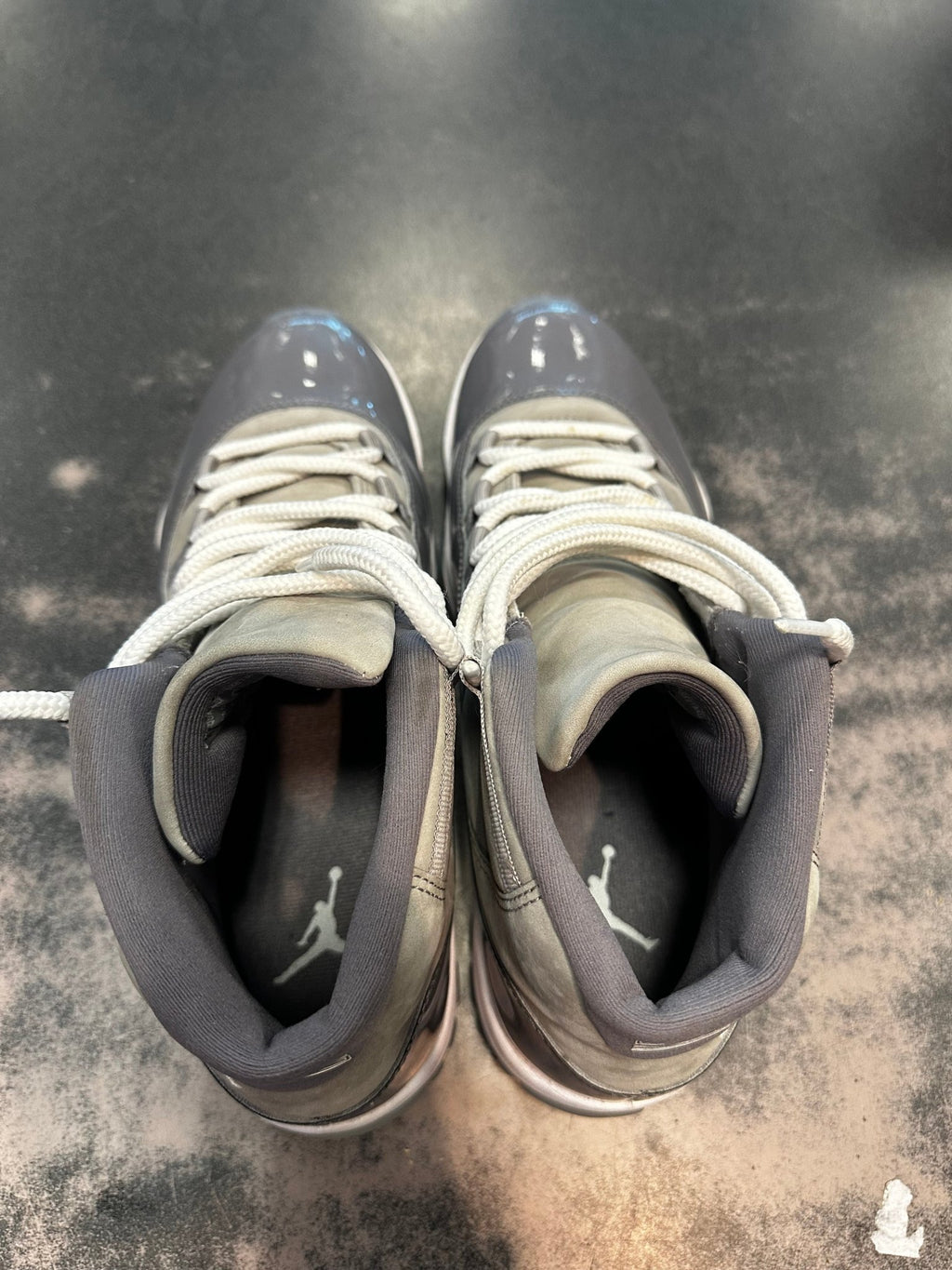 Jordan 11 "Cool Grey" Size 10.5 Preowned - Hype World