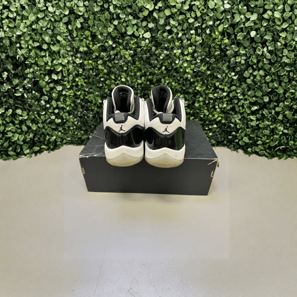Jordan 11 Low "Iridescent" Size 11 Preowned - Hype World