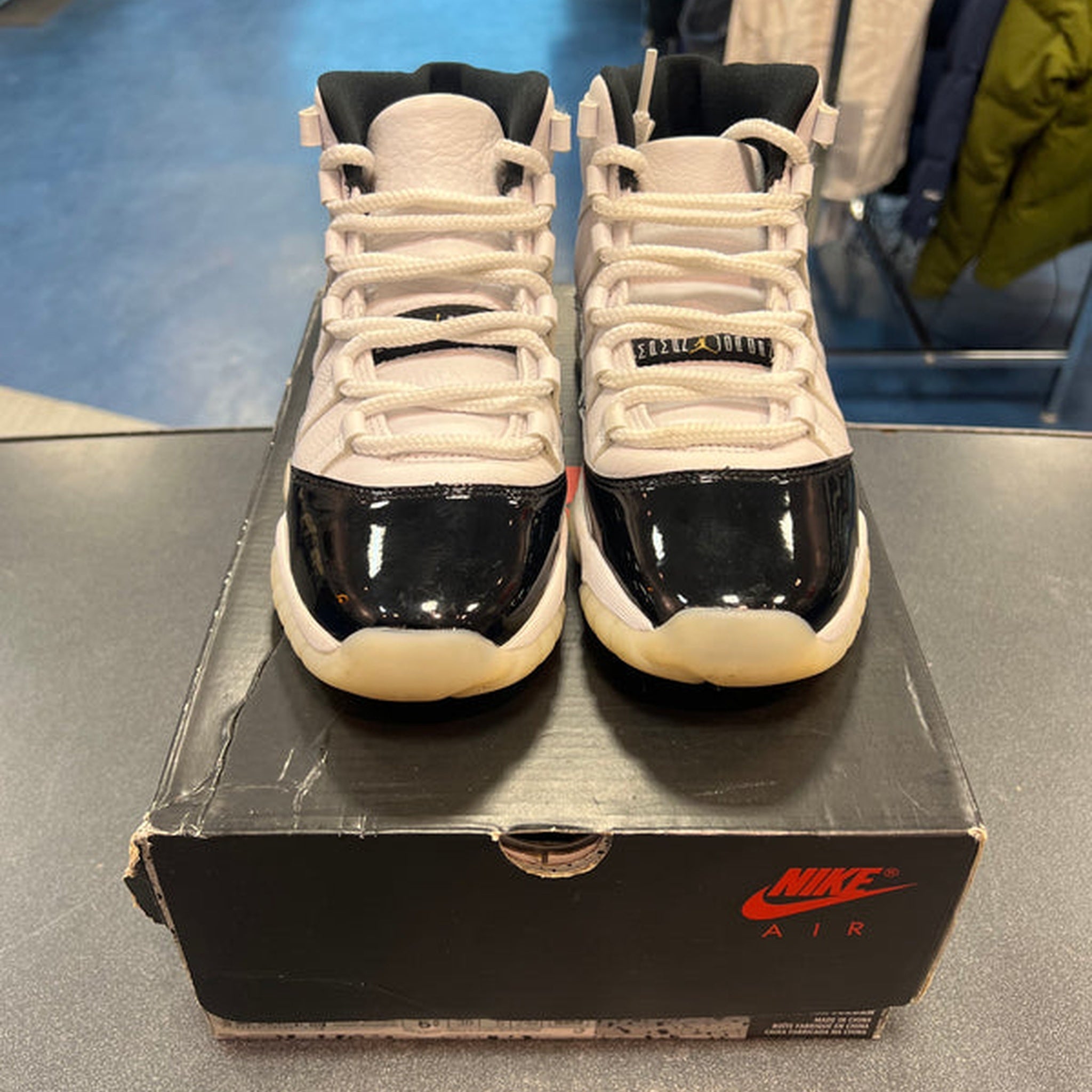 Jordan 11 retro "DMP Gratitude" size 5.5y Preowned Rep Box - Hype World