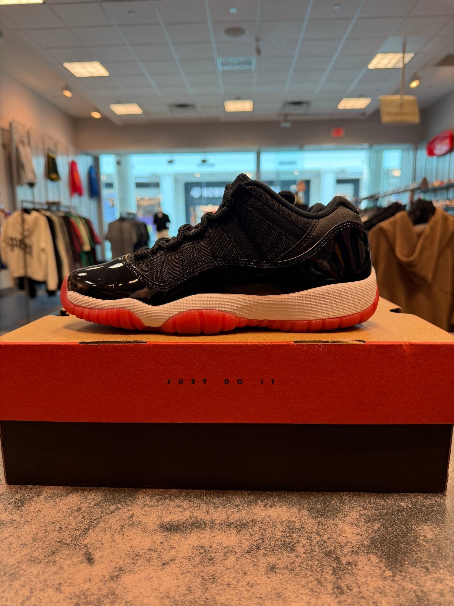 Jordan 11 Retro Low Bred Size 6.5Y GS Preowned - Hype World