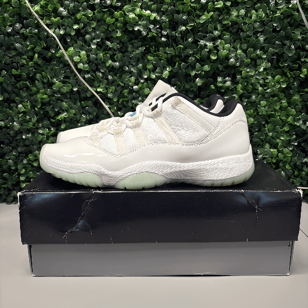 Jordan 11 Retro Low "Legend Blue" Size 9.5 Preowned - Hype World