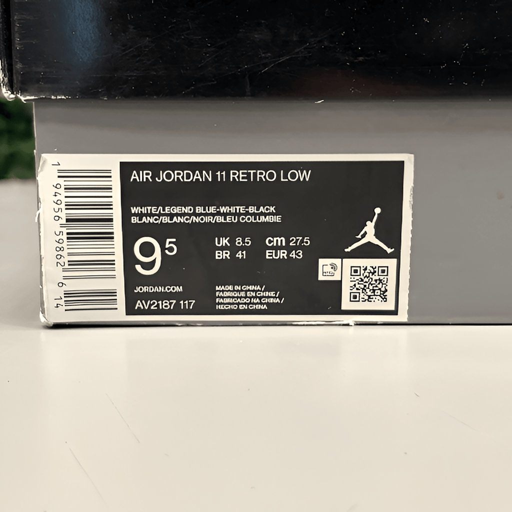 Jordan 11 Retro Low "Legend Blue" Size 9.5 Preowned - Hype World