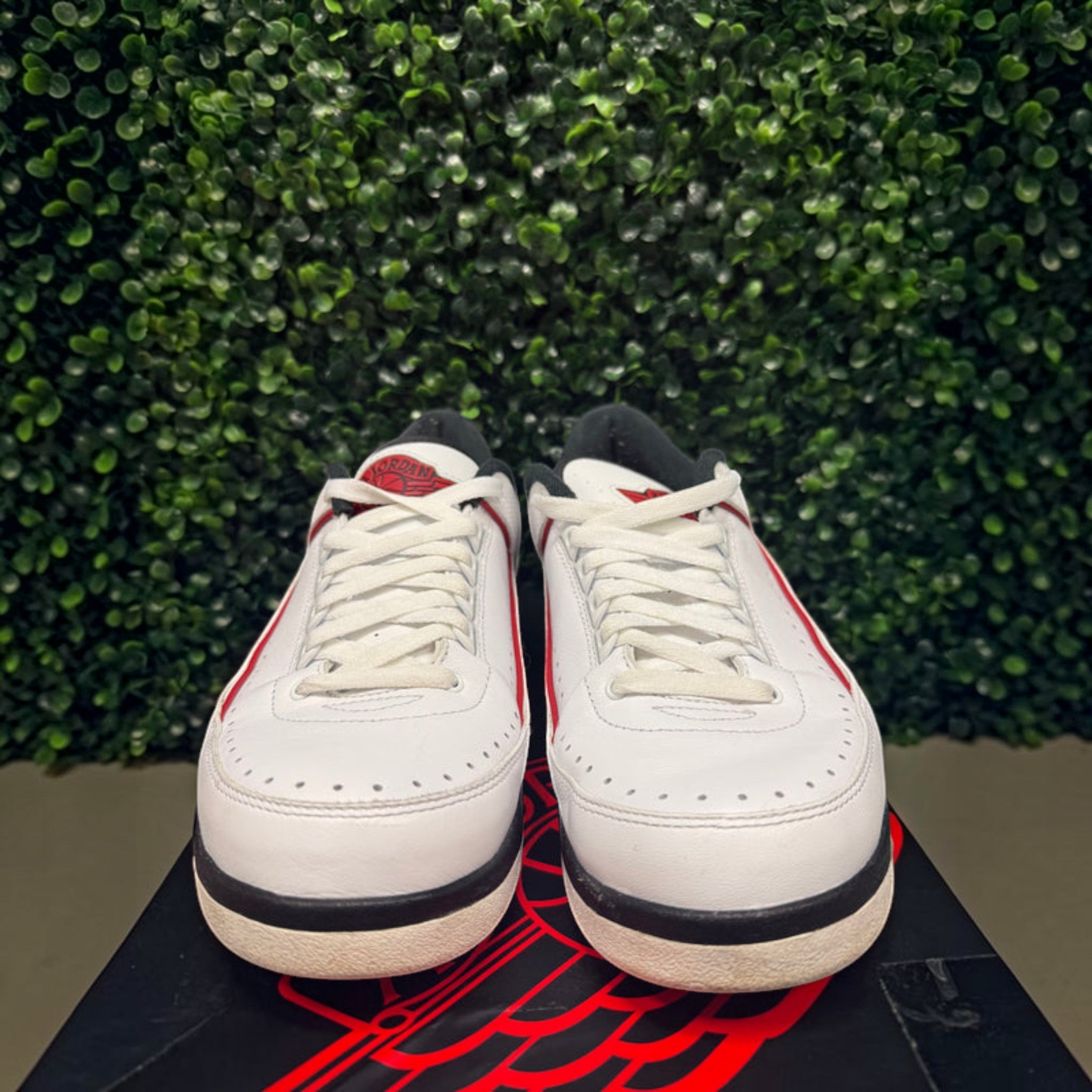 Jordan 2 Retro Low "Chicago" Size 11.5 Preowned - Hype World
