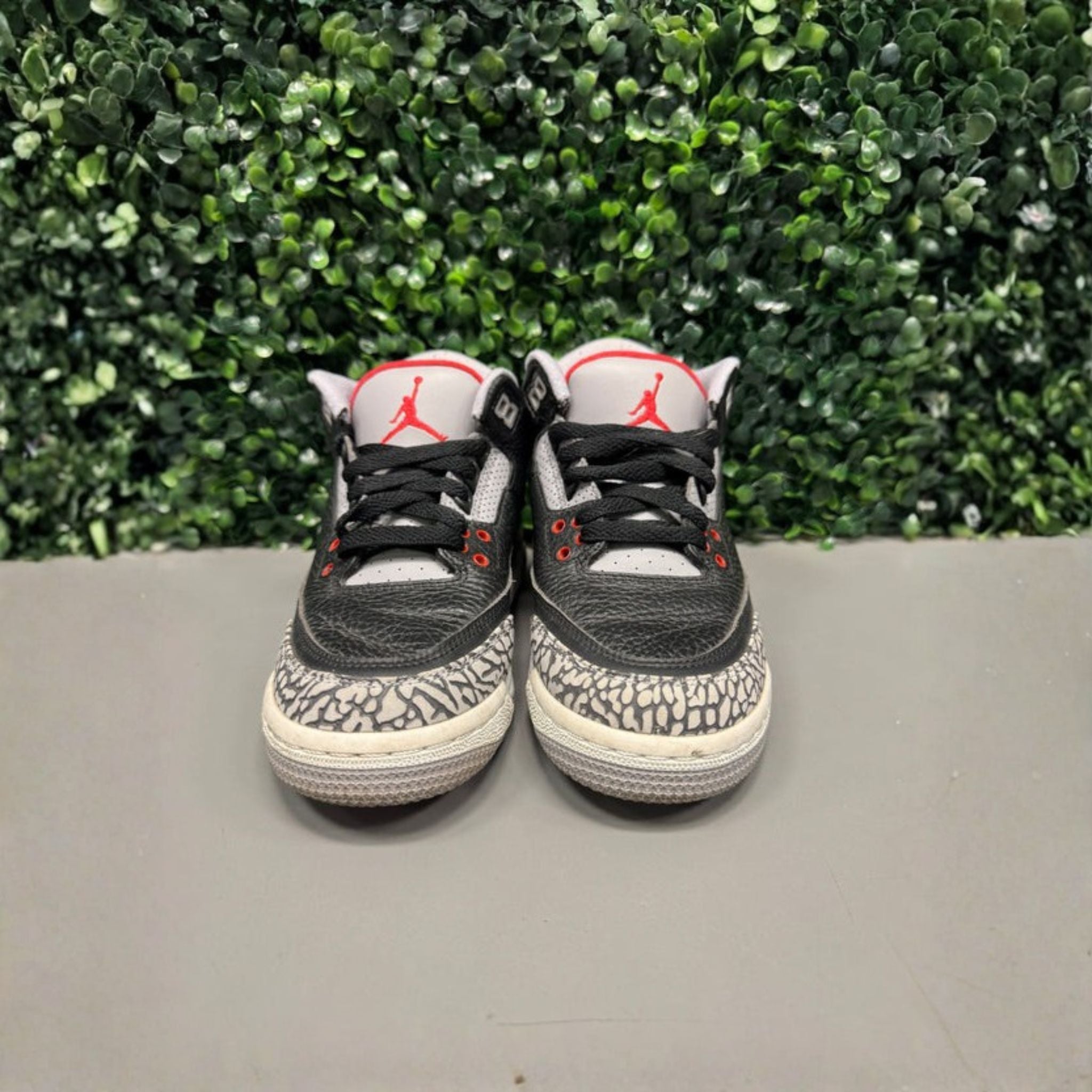 Jordan 3 "Black Cement" Size 4 Preowned - Hype World
