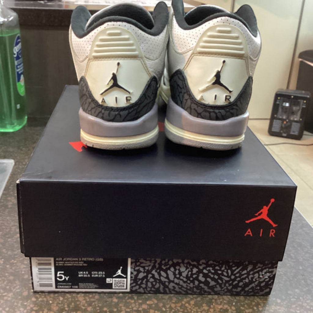 Jordan 3 “Cement Grey” Size 5Y Preowned - Hype World