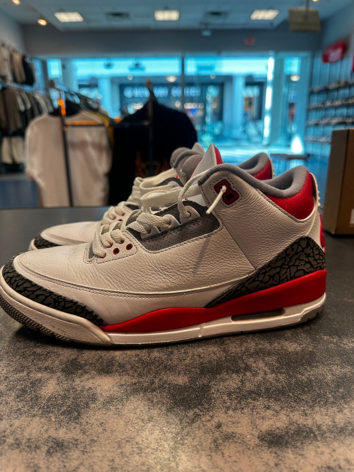 Jordan 3 "Fire Red" Size 10 Preowned - Hype World
