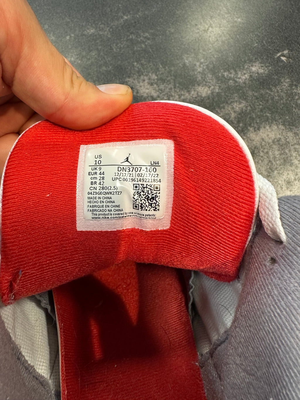 Jordan 3 "Fire Red" Size 10 Preowned - Hype World