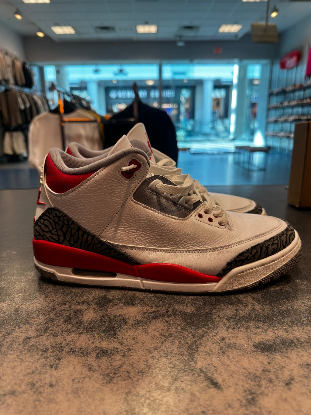 Jordan 3 "Fire Red" Size 10 Preowned - Hype World