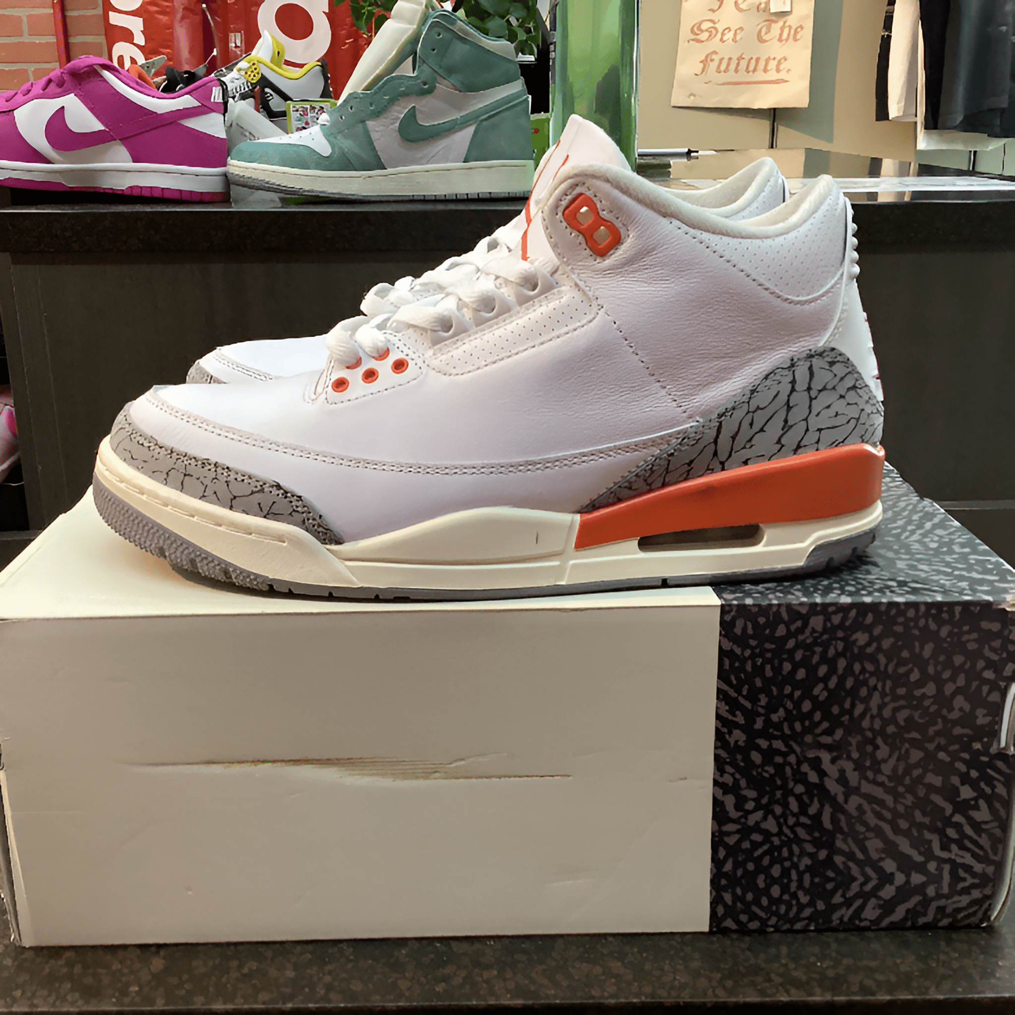 Jordan 3 “Georgia Peach” Preowned Size 9.5W/8M - Hype World