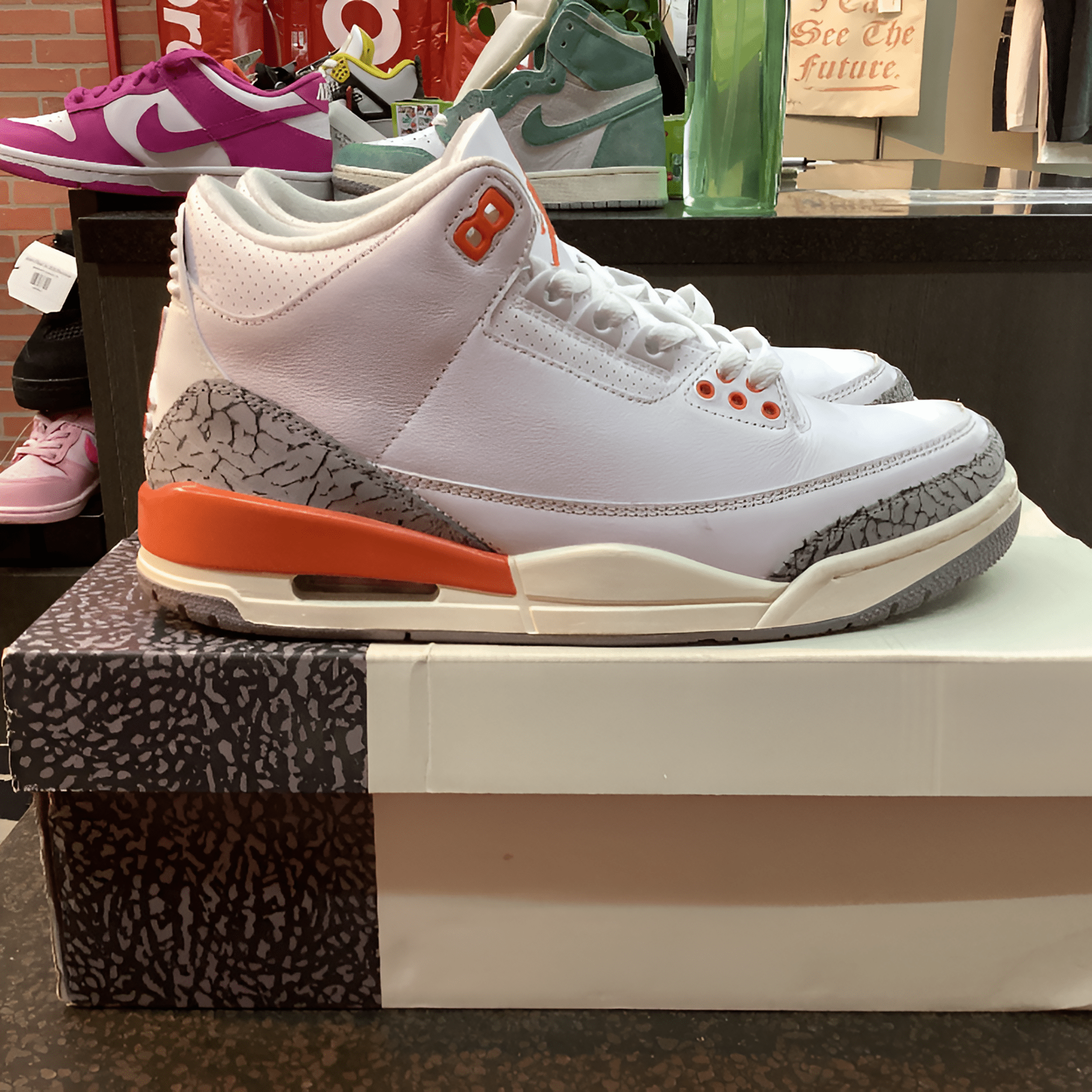 Jordan 3 “Georgia Peach” Preowned Size 9.5W/8M - Hype World