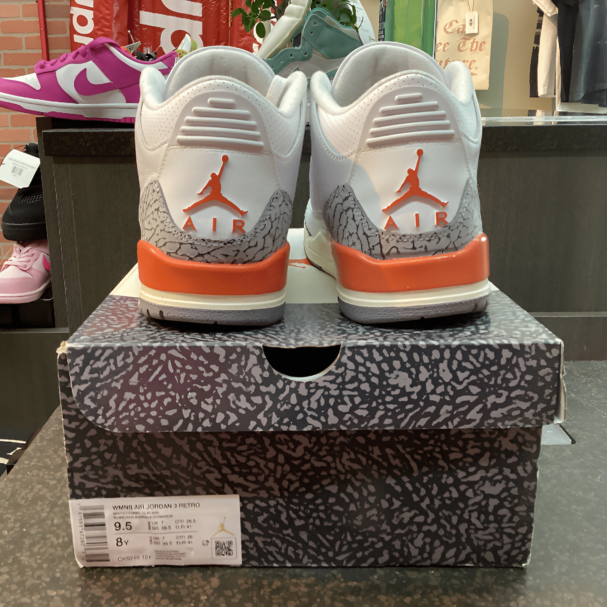 Jordan 3 “Georgia Peach” Preowned Size 9.5W/8M - Hype World