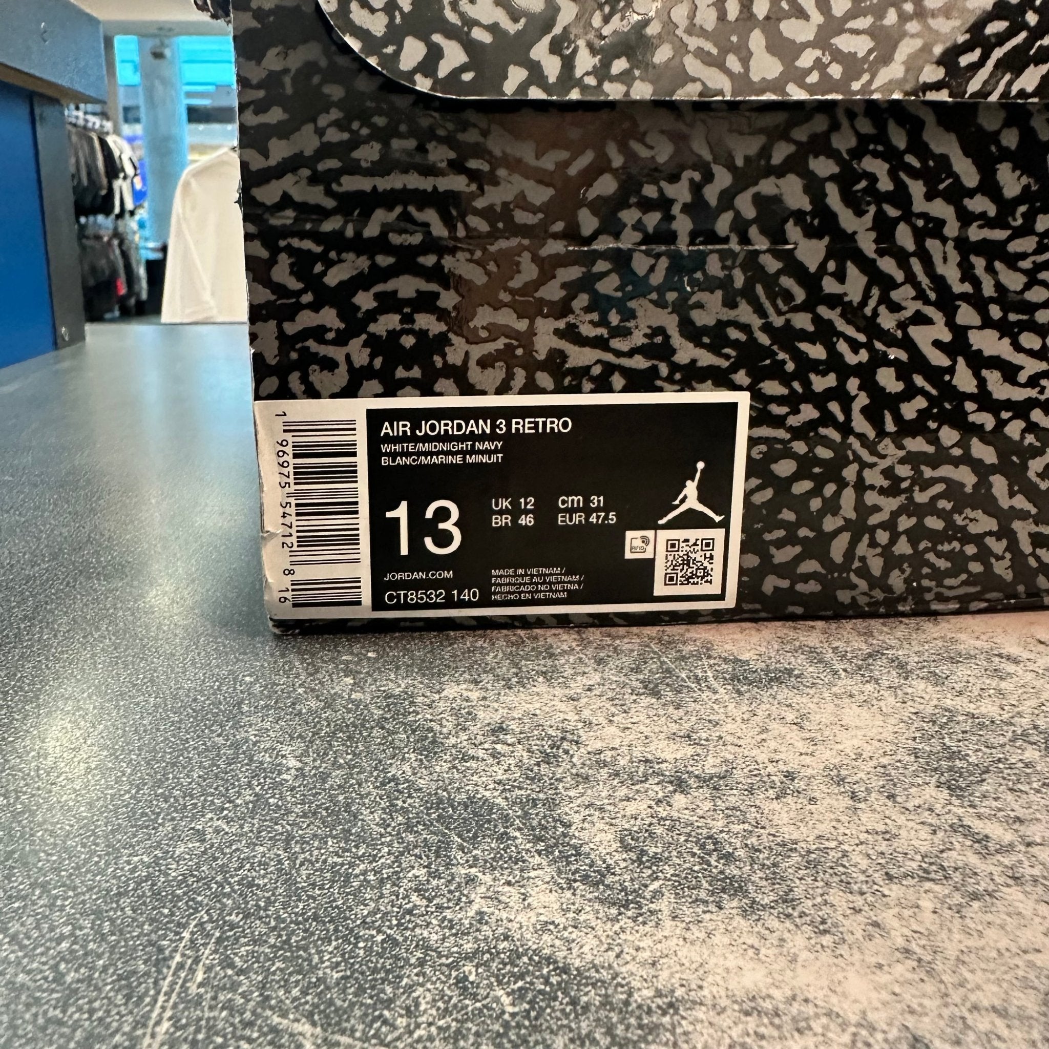 Jordan 3 Retro "Midnight Navy" Size 13 Preowned - Hype World