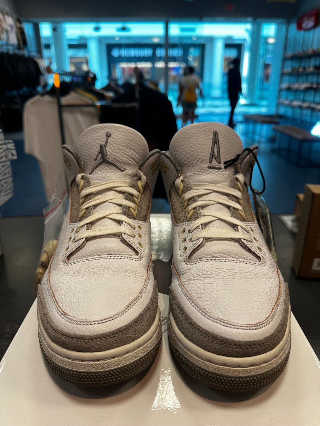 Jordan 3 Retro SP A Ma Maniére (Women's) Size 11W/ 9.5M - Hype World