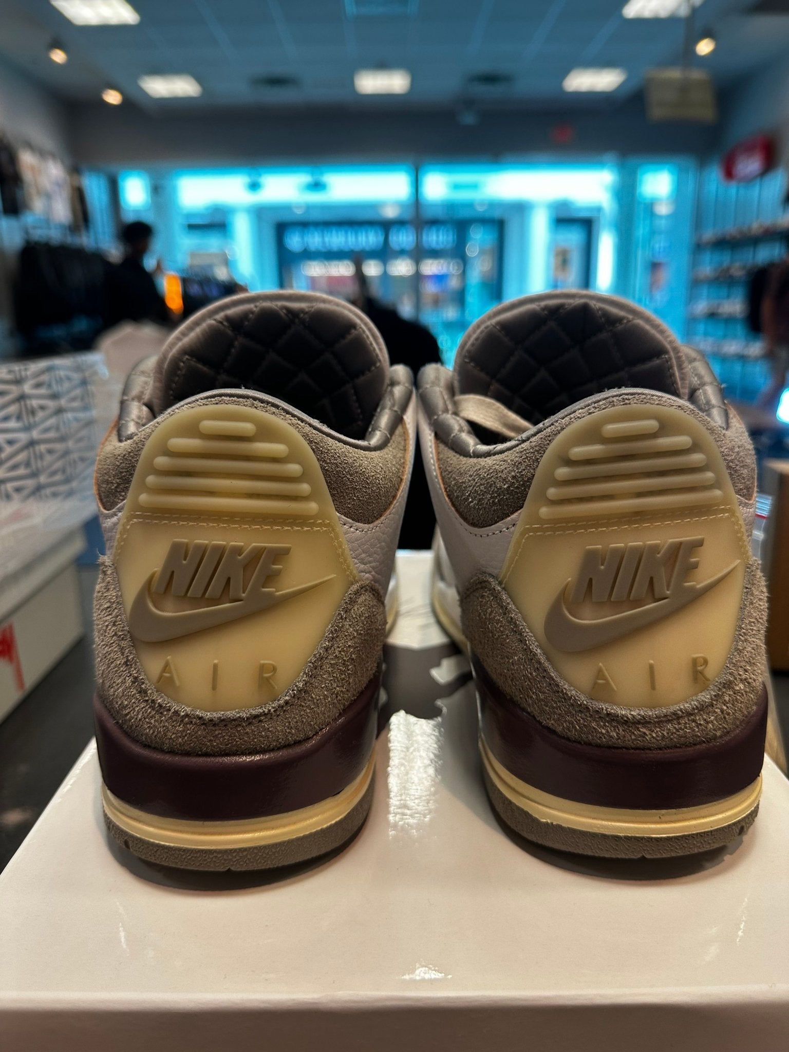 Jordan 3 Retro SP A Ma Maniére (Women's) Size 11W/ 9.5M - Hype World