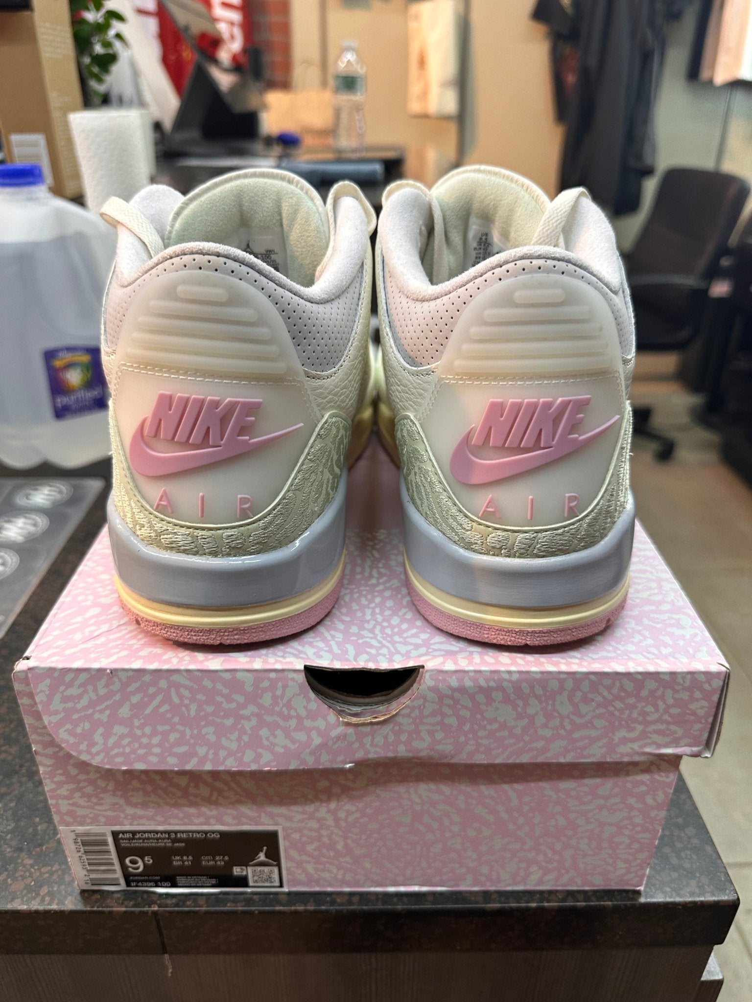 Jordan 3 "Spring is in The Air" Preowned - Hype World