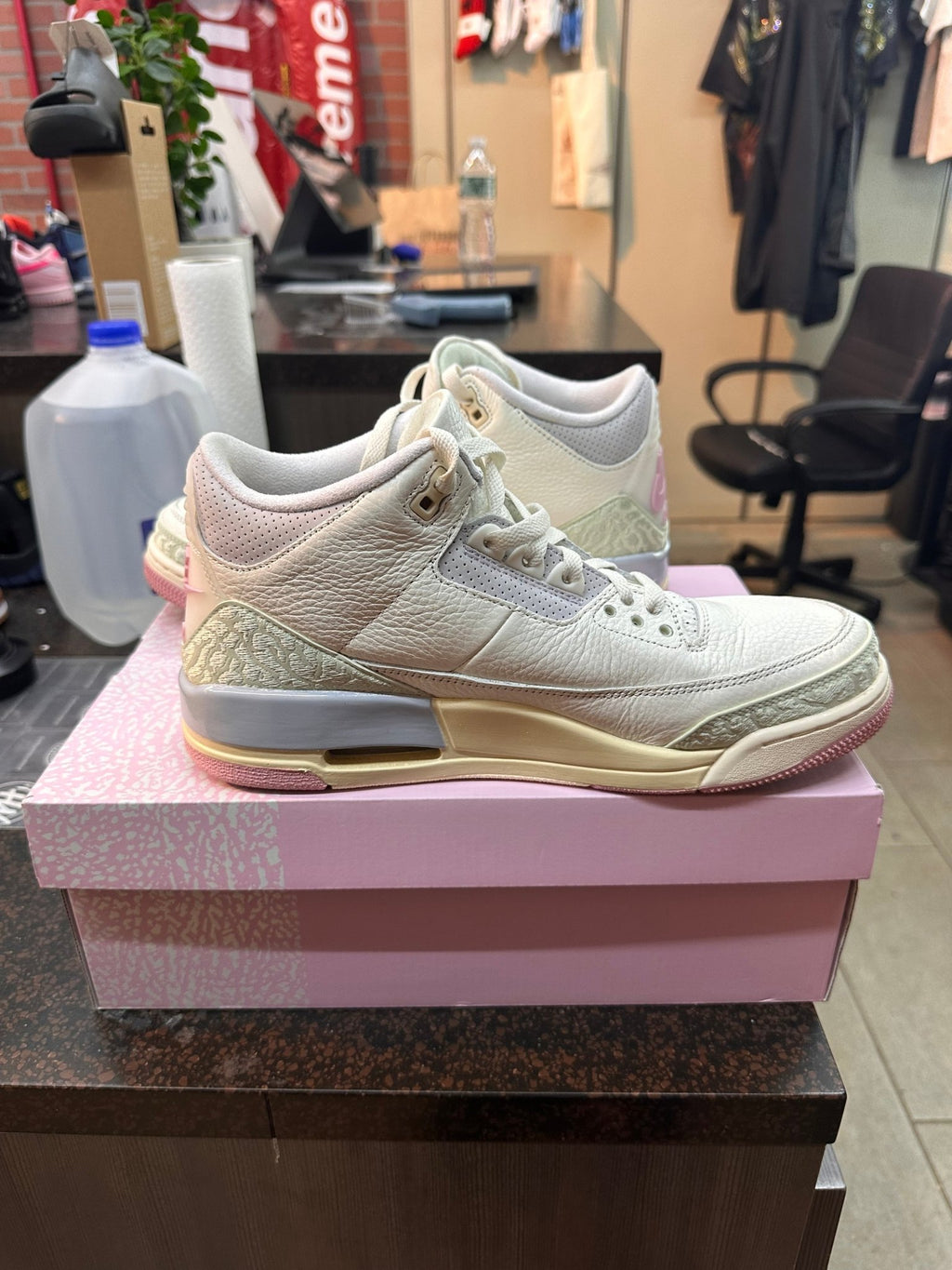 Jordan 3 "Spring is in The Air" Preowned - Hype World