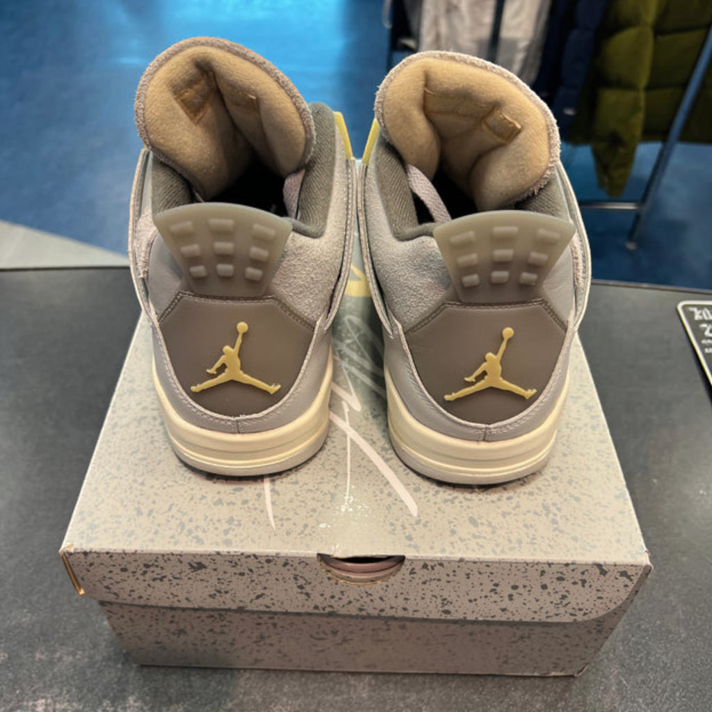 Jordan 4 "Craft Photon Dust" Size 12M Preowned - Hype World