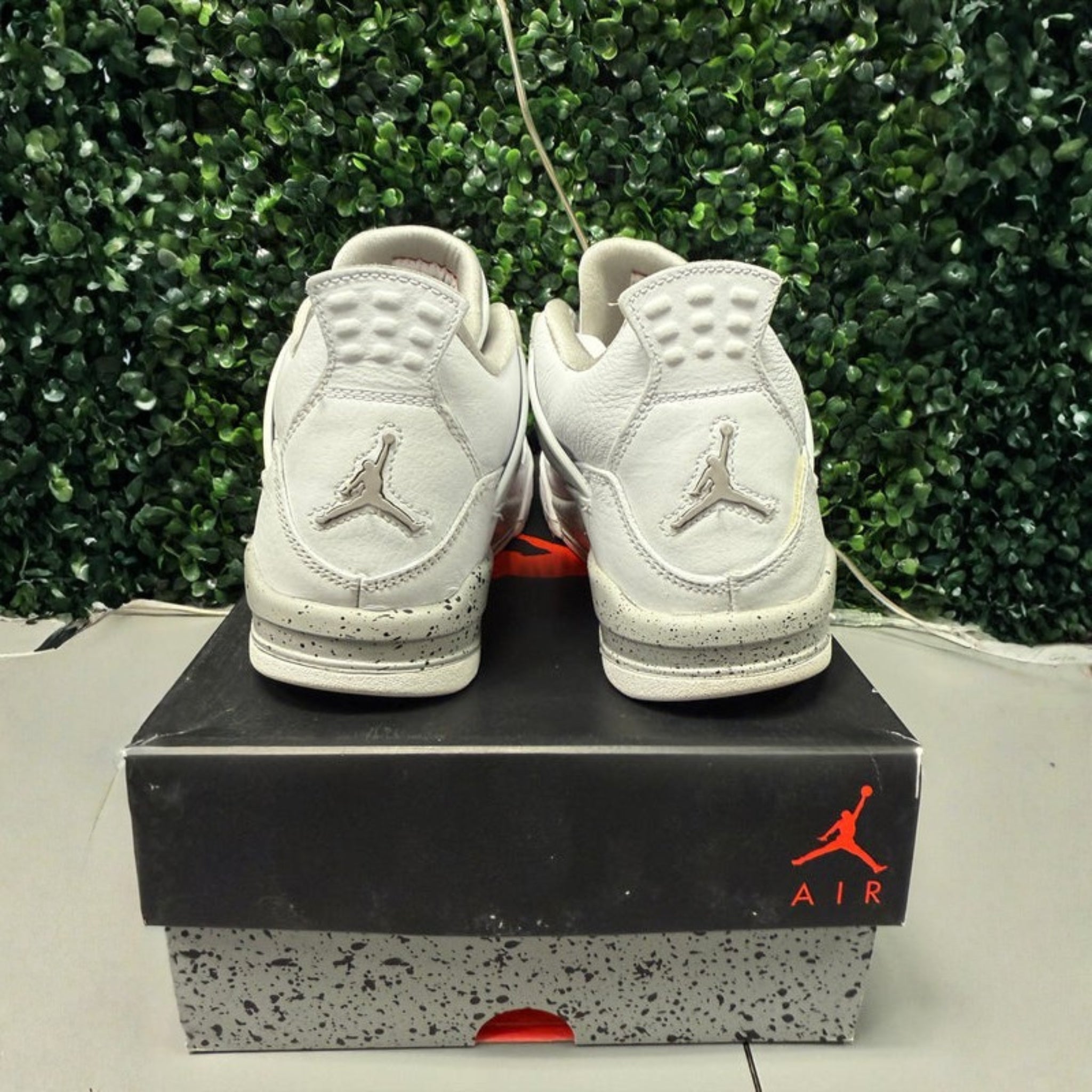 Jordan 4 "Oreo" Size 5Y Preowned - Hype World