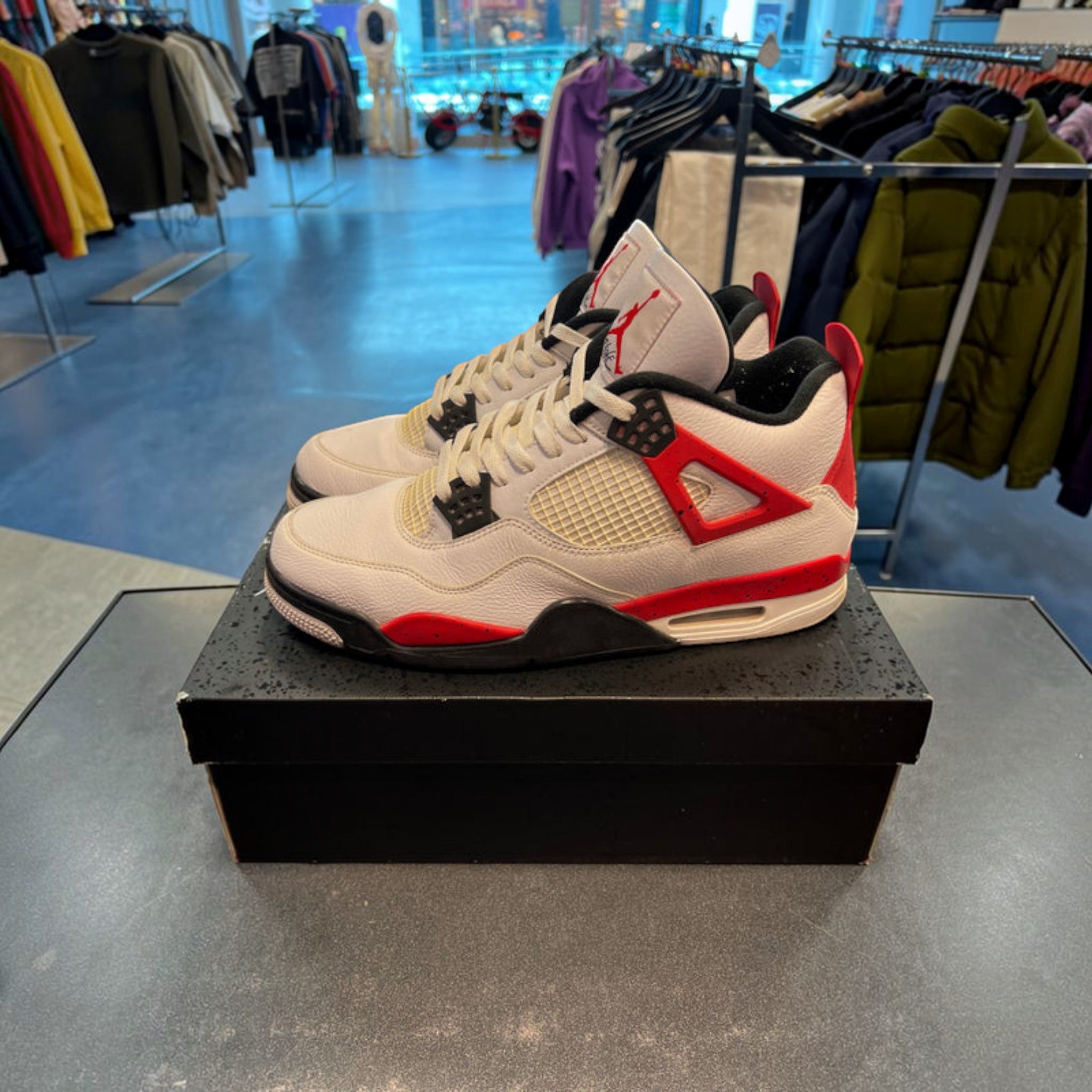 Jordan 4 "Red Cement" Size 13M Preowned - Hype World