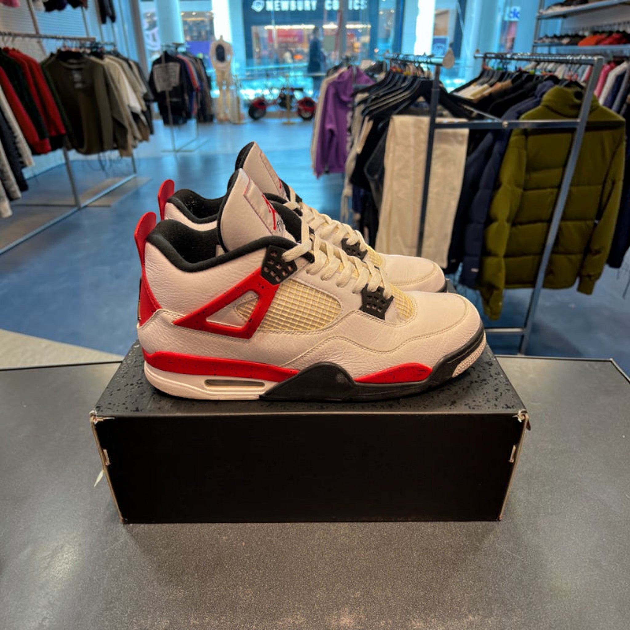 Jordan 4 "Red Cement" Size 13M Preowned - Hype World