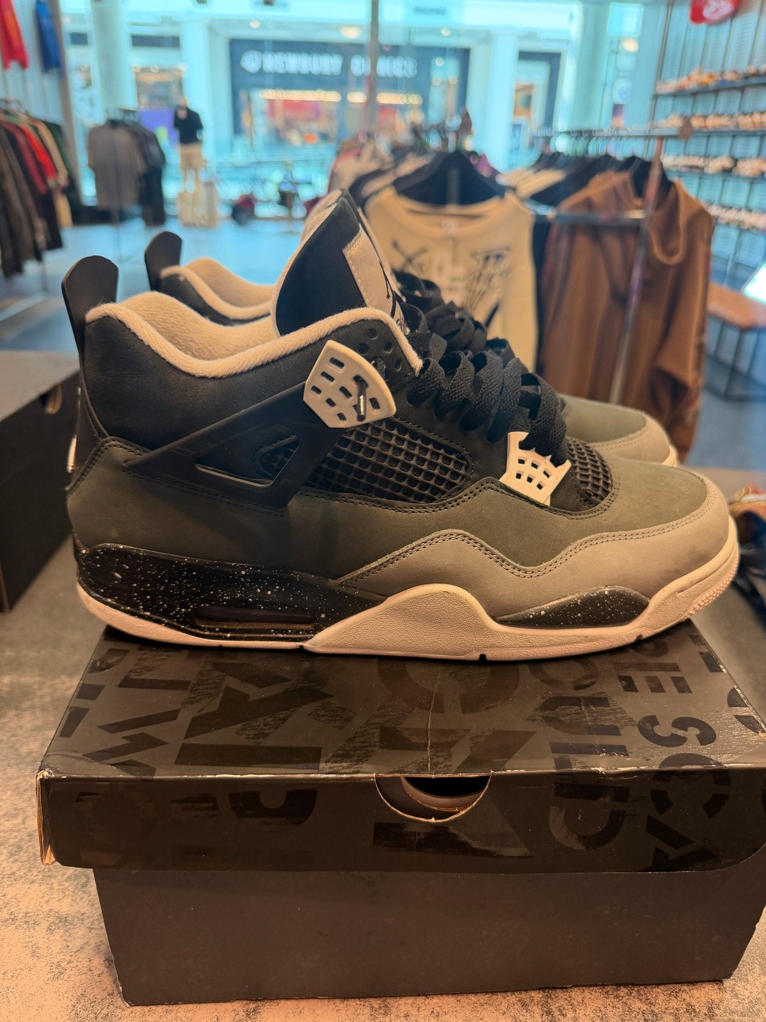Jordan 4 Retro" Fear" (2024) Size 13 Preowned - Hype World