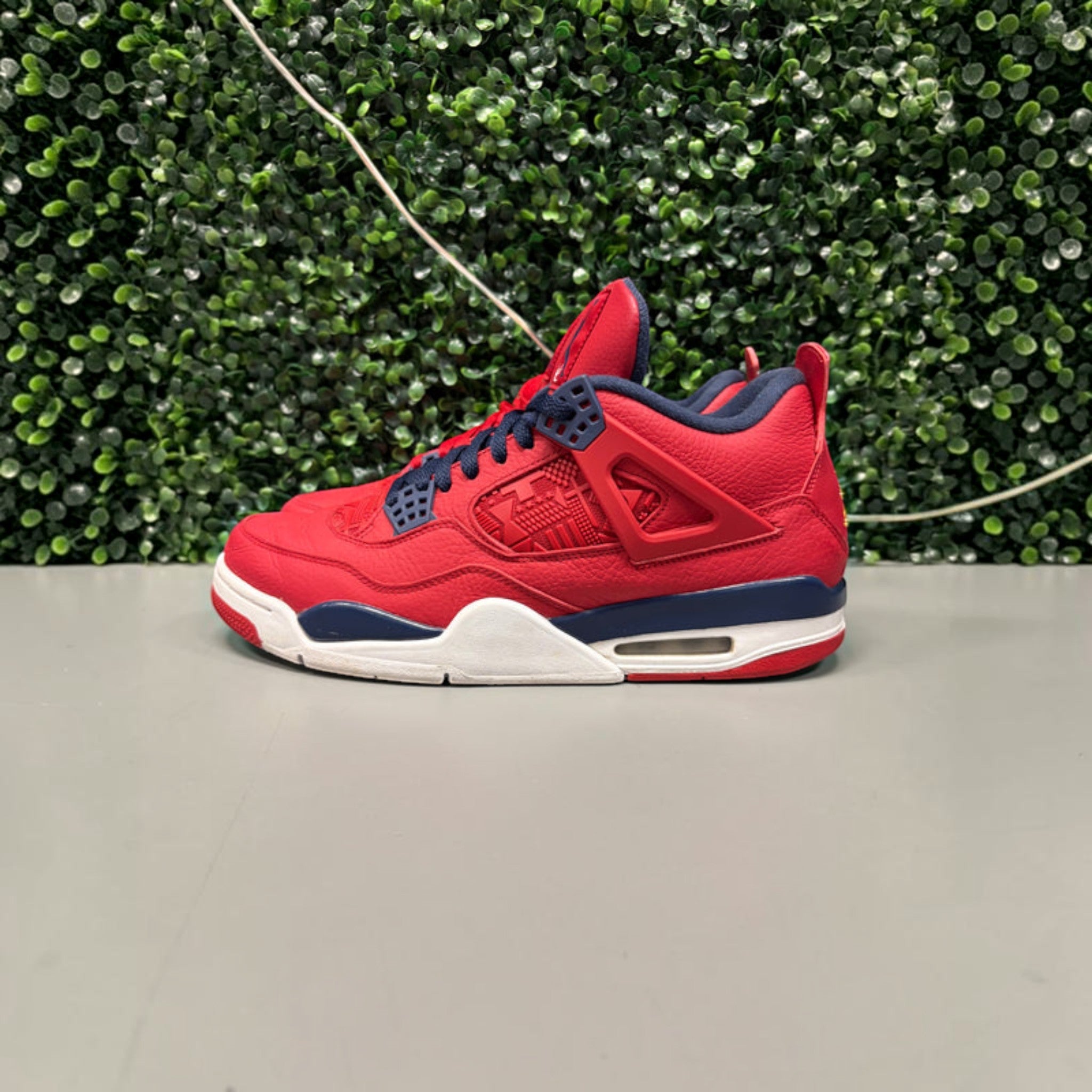 Jordan 4 Retro "FIBA" Size 12 Preowned (NO BOX) - Hype World