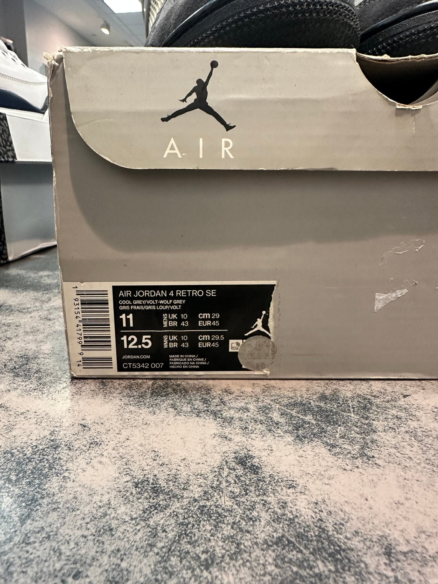 Jordan 4 Retro SE 95 "Neon" Size 11 Preowned - Hype World