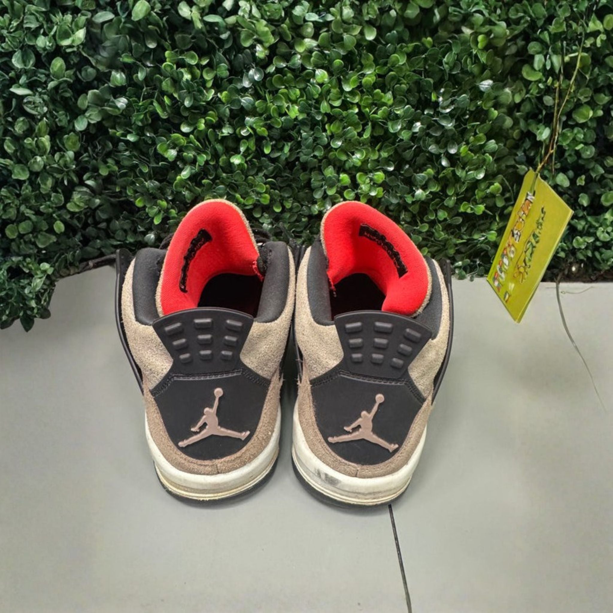 Jordan 4 Retro "Taupe Haze" Size 7Y Preowned - Hype World