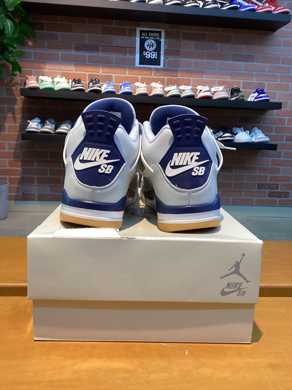 Jordan 4 SB “Navy” Size 10.5 Preowned - Hype World