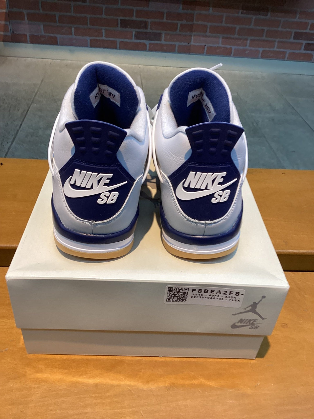 Jordan 4 SB “Navy” Size 9.5 Preowned - Hype World
