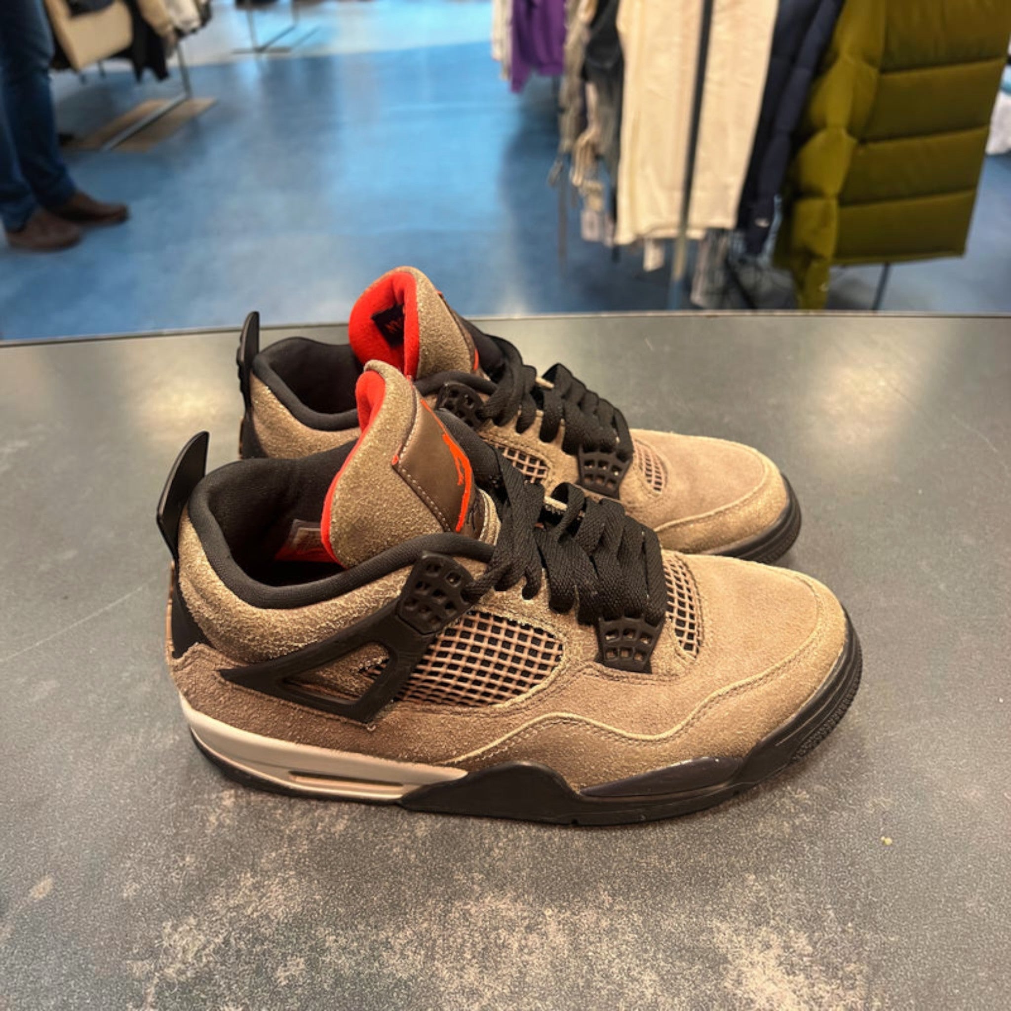 Jordan 4 "Taupe Haze" Size 7.5M Preowned NO BOX - Hype World