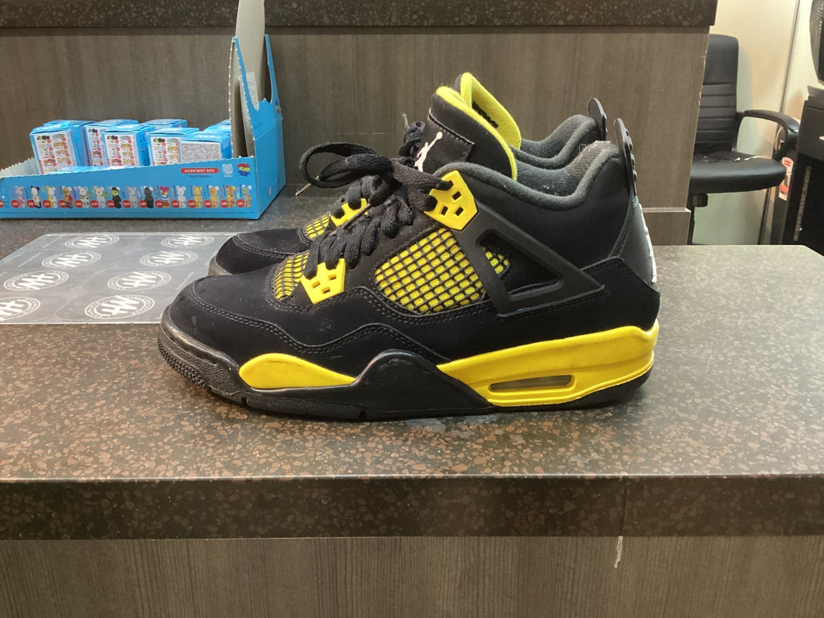 Jordan 4 “Thunder” Preowned Size 6Y No Box - Hype World