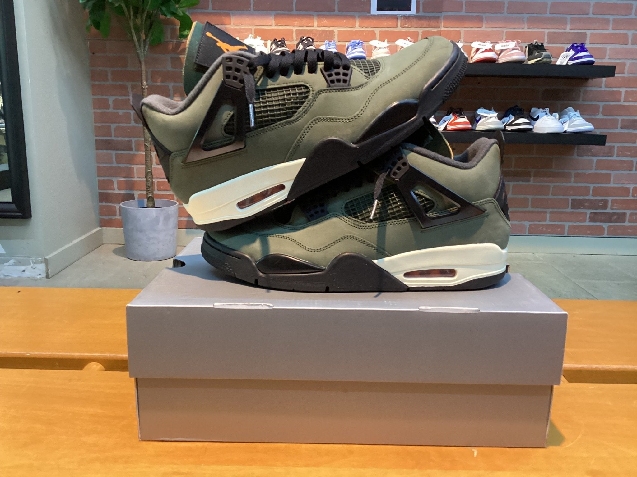 Jordan 4 “Undefetaed” Size 10.5 Preowned - Hype World
