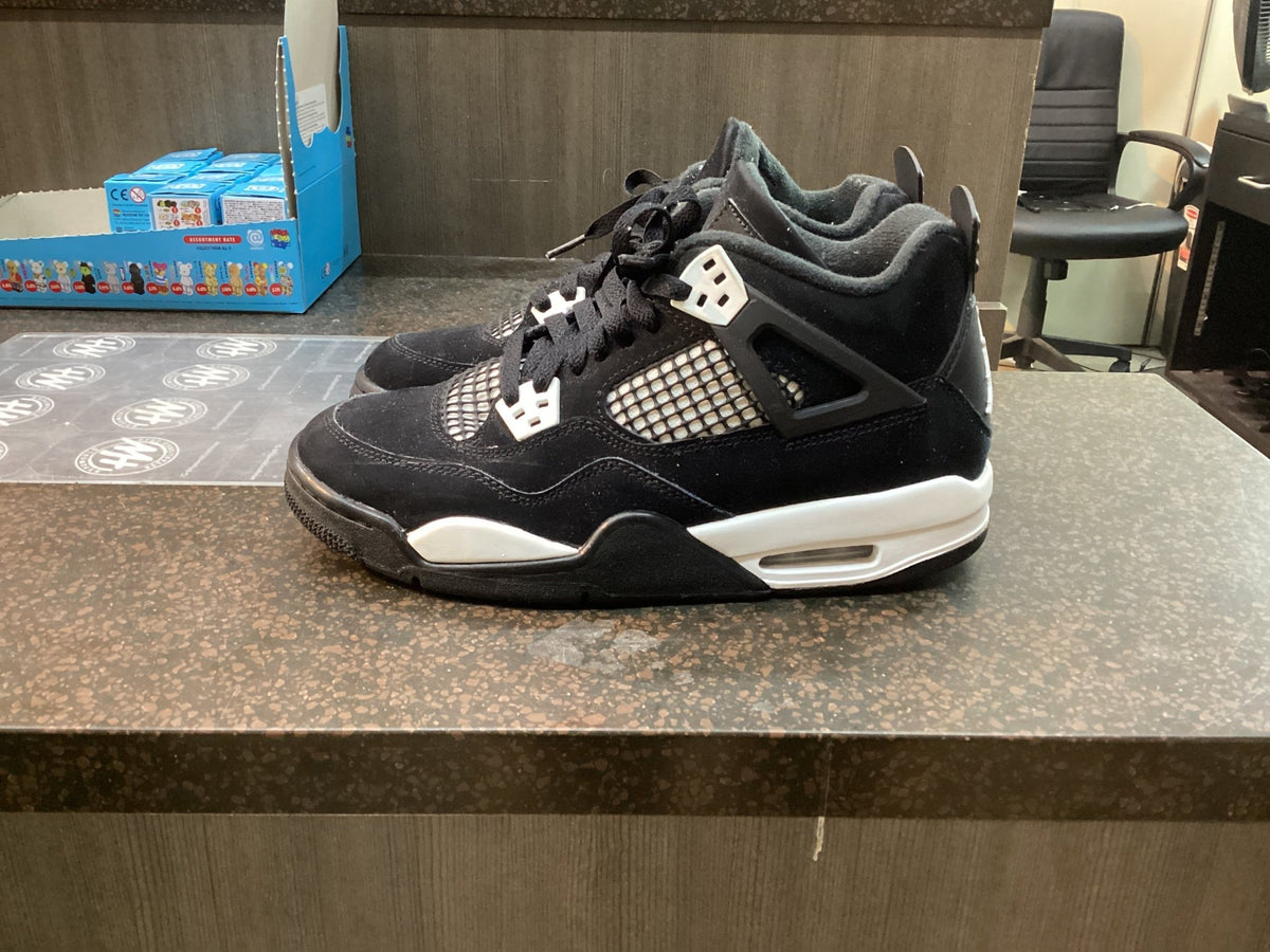 Jordan 4 “White Thunder” Preowned Size 7Y - Hype World