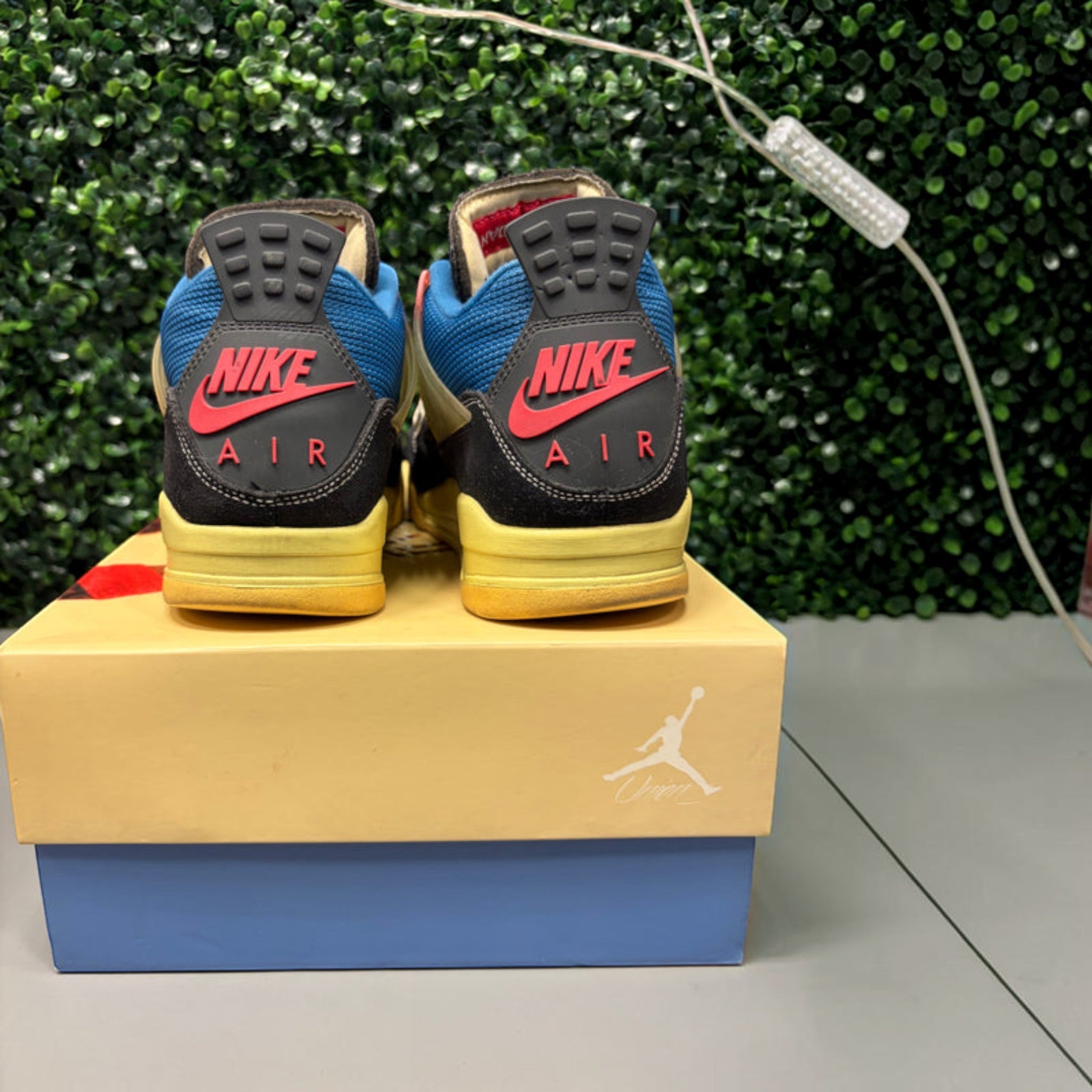 Jordan 4 X Union "Off Noir" Size 7.5 Preowned - Hype World
