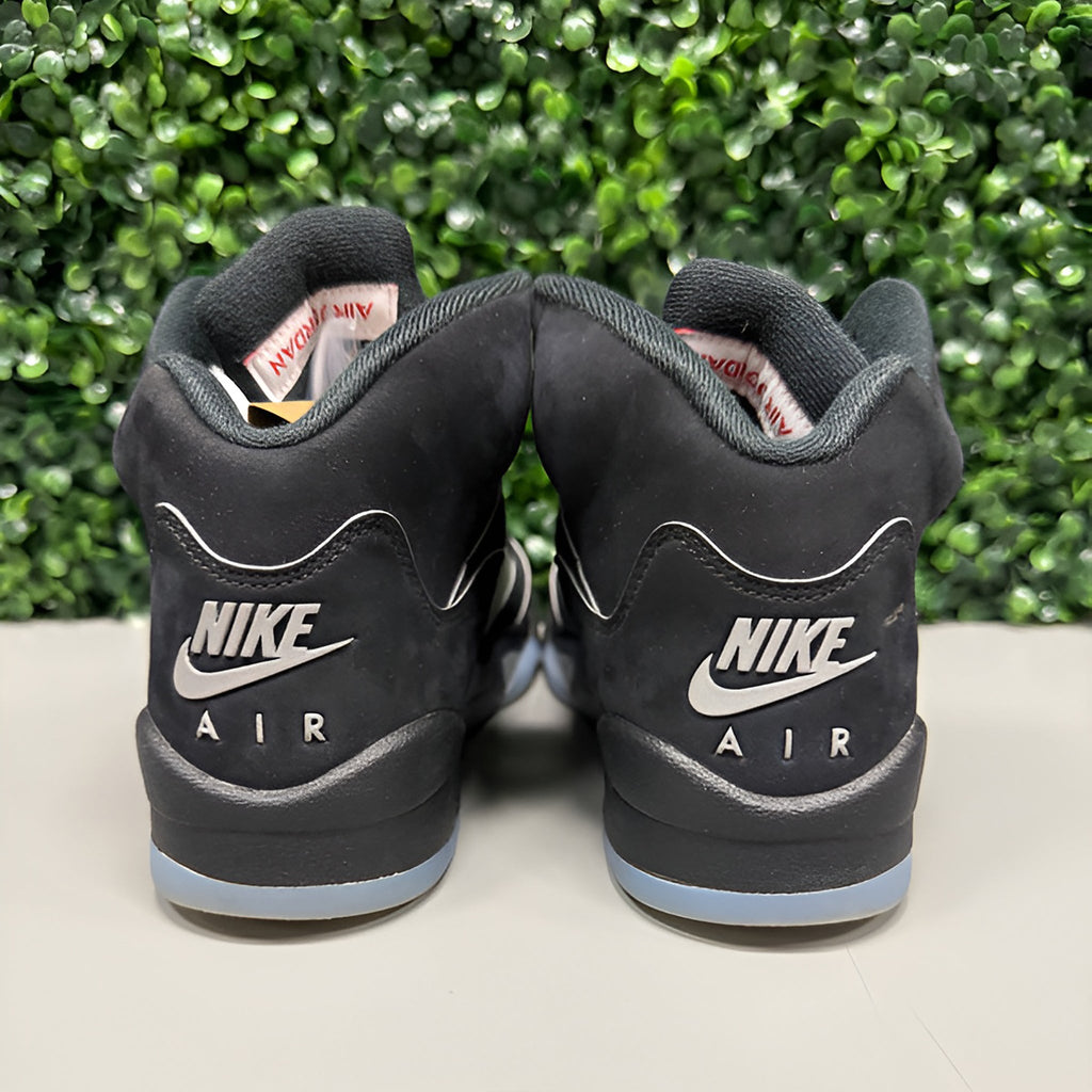 Jordan 5 "Metallic Reimagined" Size 5.5Y Preowned - Hype World