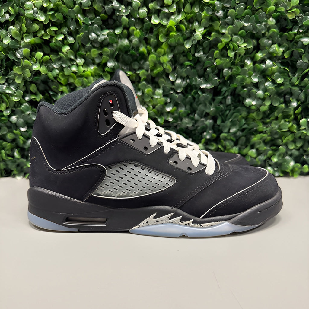 Jordan 5 "Metallic Reimagined" Size 5.5Y Preowned - Hype World