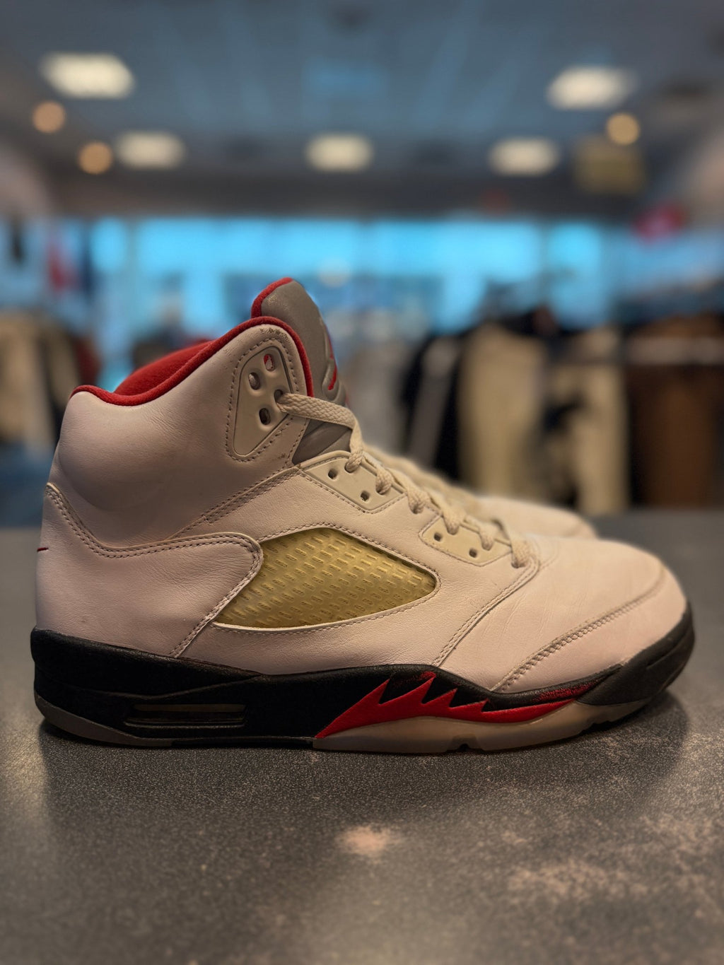 Jordan 5 Retro Fire Red Silver Tongue (2020) Size 10.5 Preowned (NO BOX) - Hype World