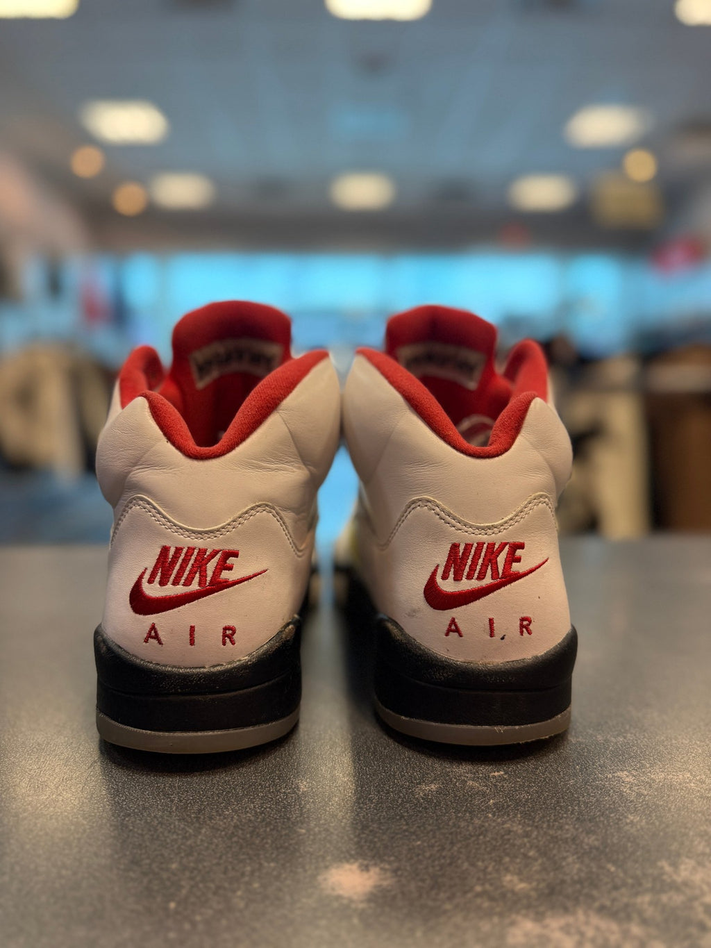 Jordan 5 Retro Fire Red Silver Tongue (2020) Size 10.5 Preowned (NO BOX) - Hype World