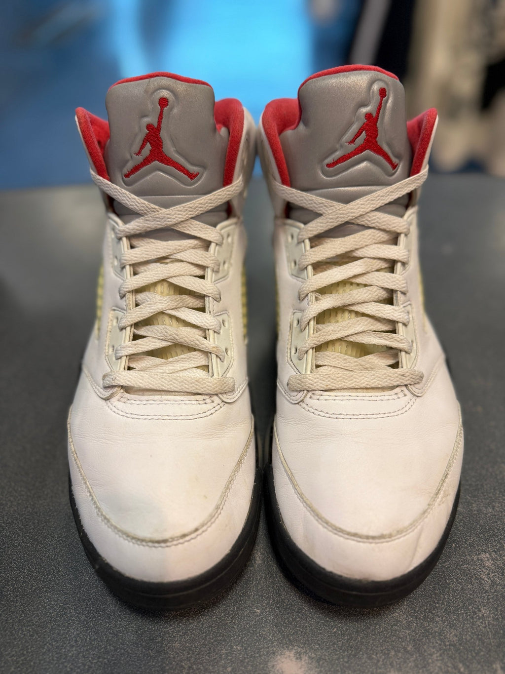 Jordan 5 Retro Fire Red Silver Tongue (2020) Size 10.5 Preowned (NO BOX) - Hype World
