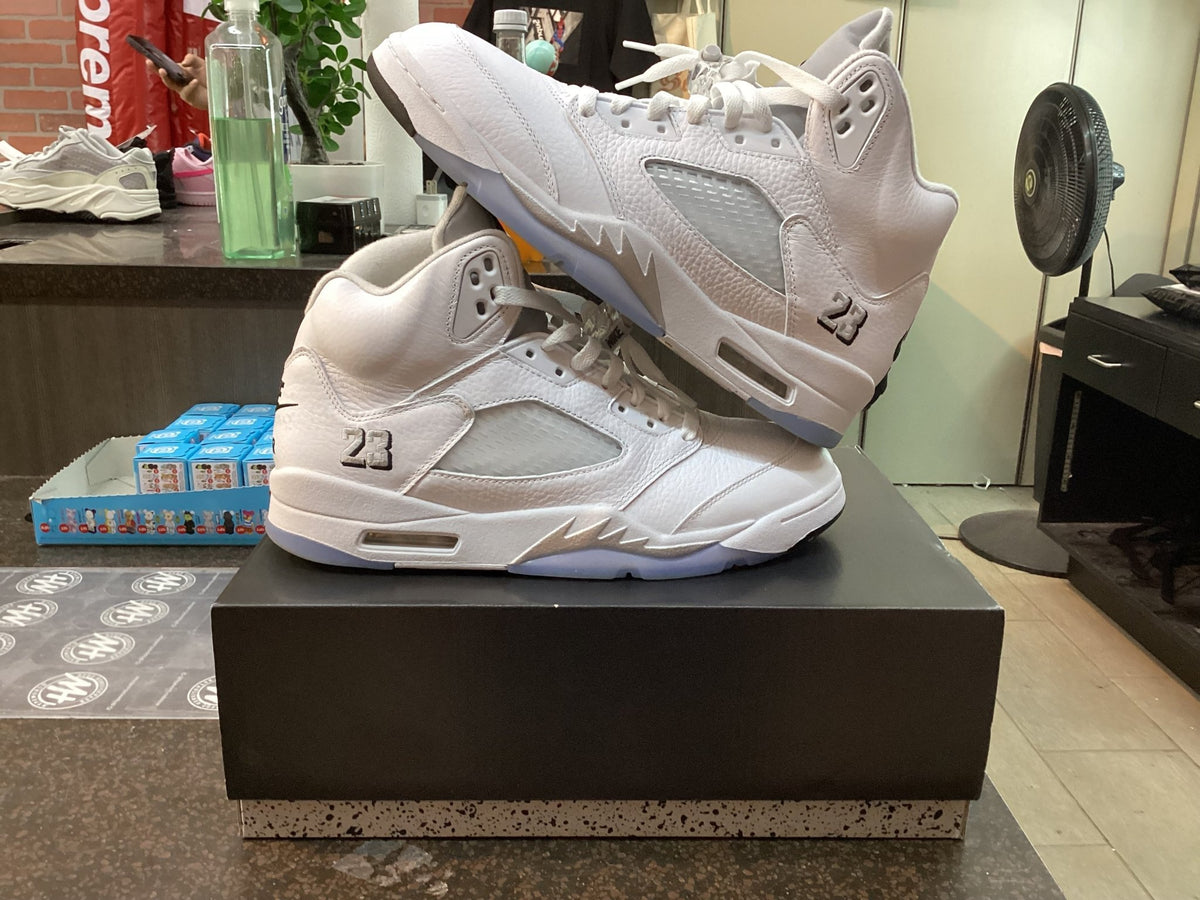 Jordan 5 “White Metallic” Preowned Size 10 - Hype World