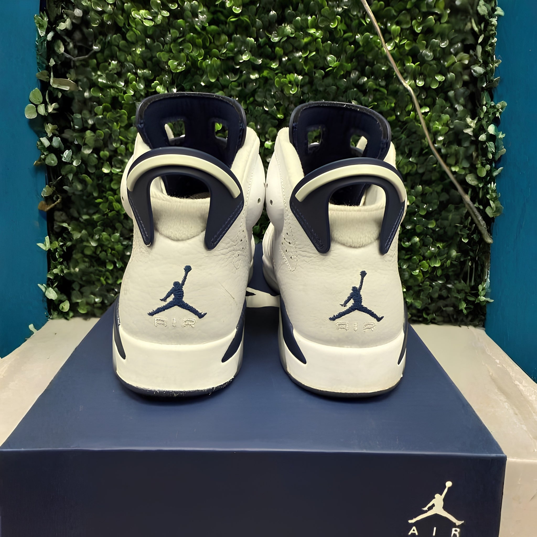 Jordan 6 "Midnight Navy" Size 8.5 Preowned - Hype World