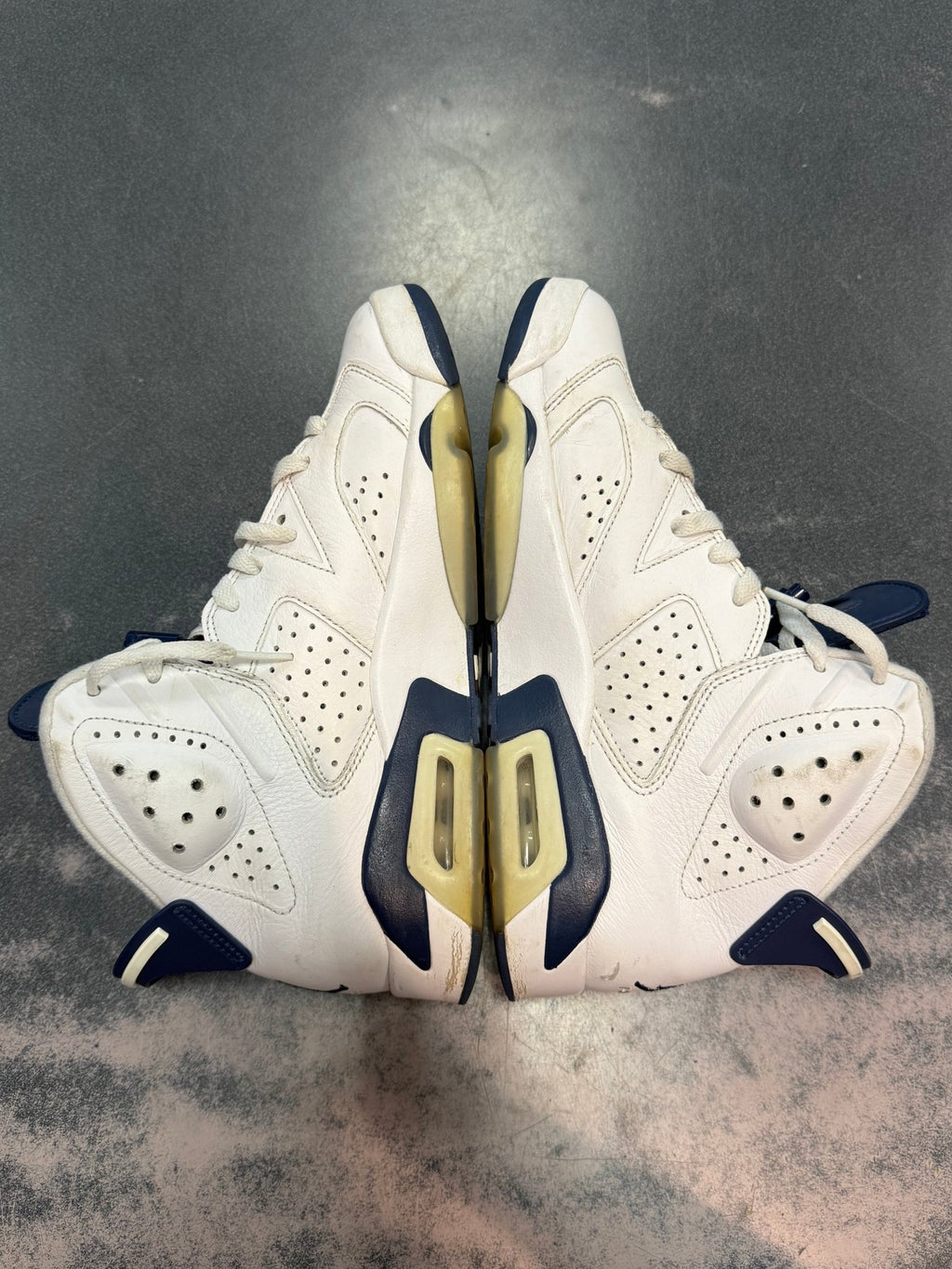 Jordan 6 "Midnight Navy" Size 8.5 Preowned - Hype World
