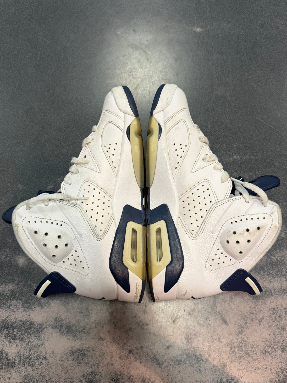 Jordan 6 "Midnight Navy" Size 8.5 Preowned - Hype World