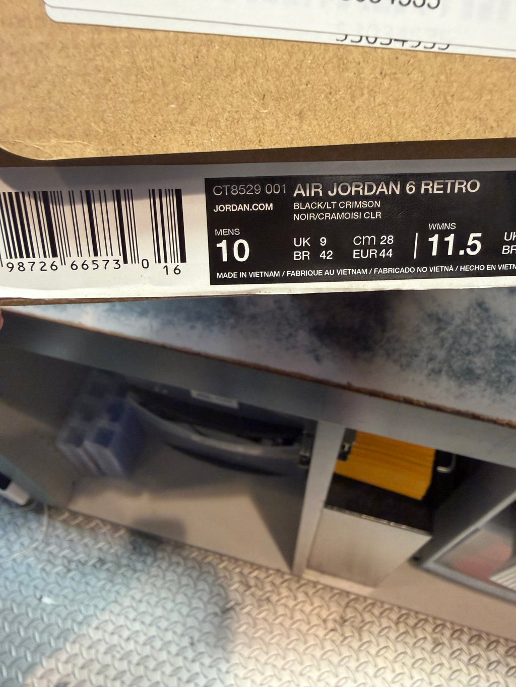 Jordan 6 Retro "Infrared Salesman" Size 10 Preowned - Hype World