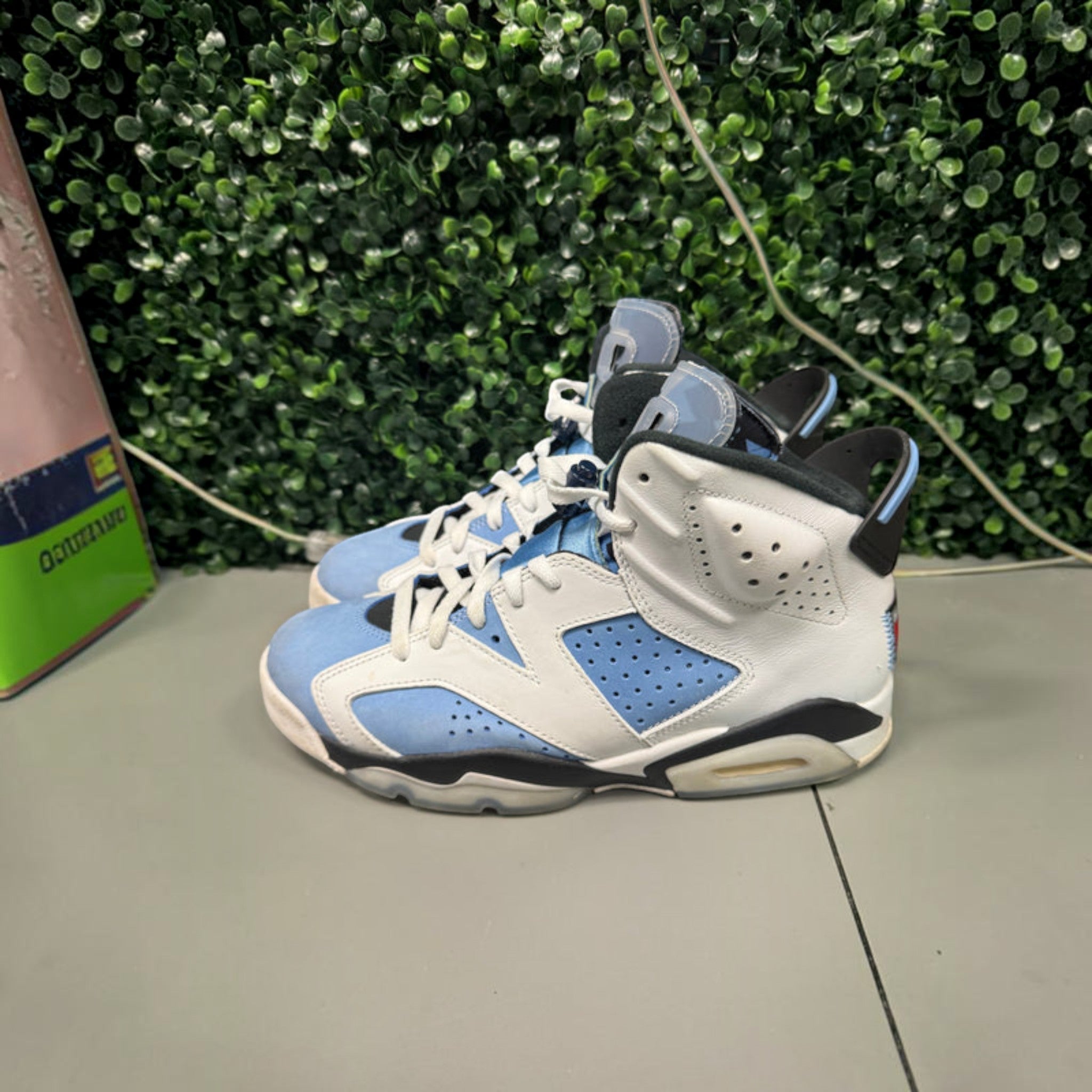 Jordan 6 "UNC" Size 8.5 Preowned - Hype World