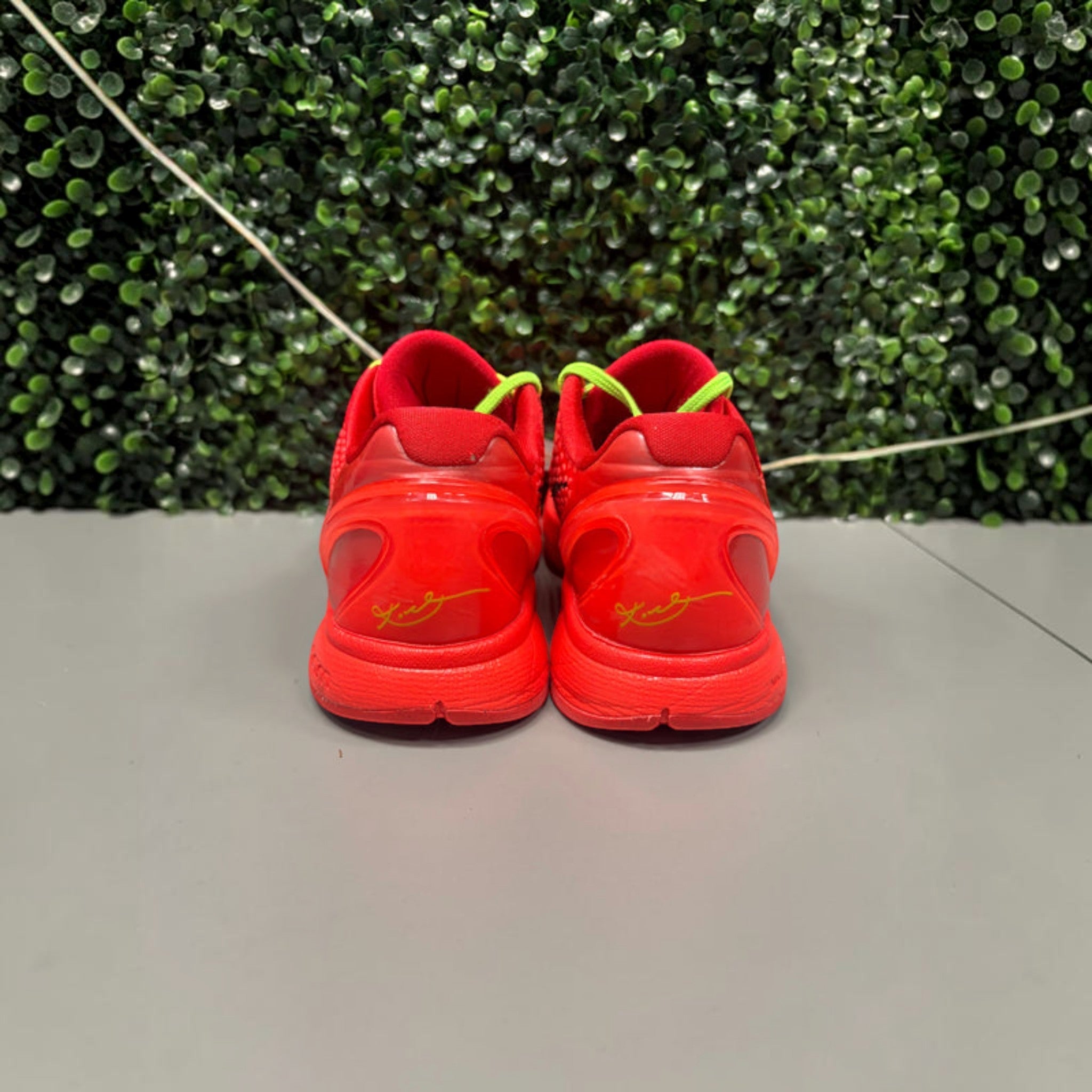 Kobe 6 Protro "Reverse Grinch" Size 8 preowned (No Box) - Hype World